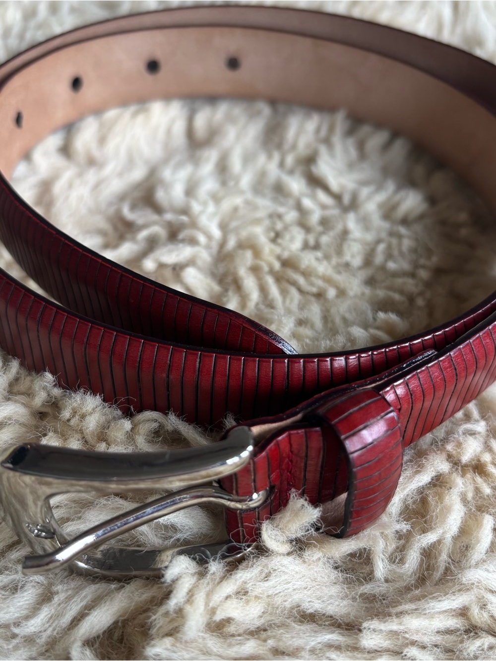Talbots vintage Leather Belt
Burgundy Leather 
Made in Italy 🇮🇹 
S